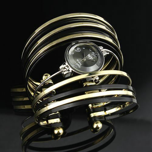 レディース腕時計 ブレスレット腕時計 神秘的 ブラックシリーズ 飾り ファッション 高級