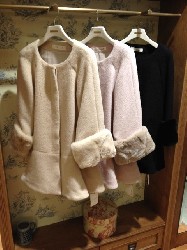 オーバーコート 女性 コート 冬 アンゴラ ウール袖 スカラップ シンプルなデザイン 大人っぽく